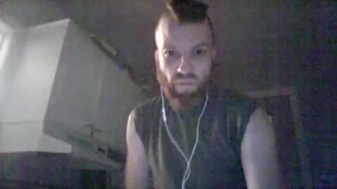 Snapshot of yansans677481768 chatting on December 15, 6:28 am yansans677481768 online show from December 15, 6:28 am