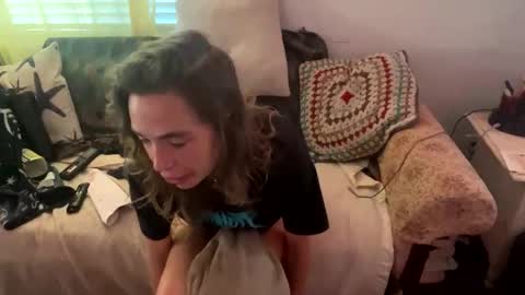 yanyanpixie online show from October 12, 5:45 pm