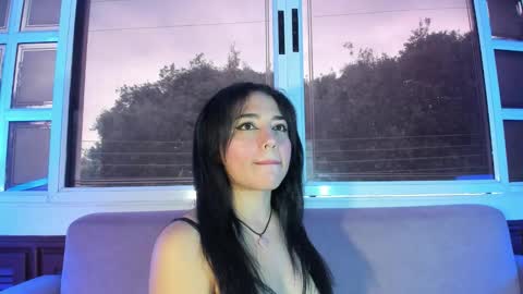 Snapshot of yara_shiine chatting on December 15, 11:47 am yara_shiine online show from December 15, 11:47 am