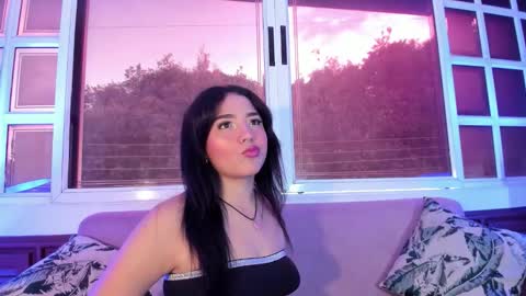 Snapshot of yara_shiine chatting on December 16, 11:48 am yara_shiine online show from December 16, 11:48 am