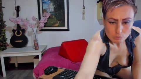 Yasemin online show from January 31, 1:54 am