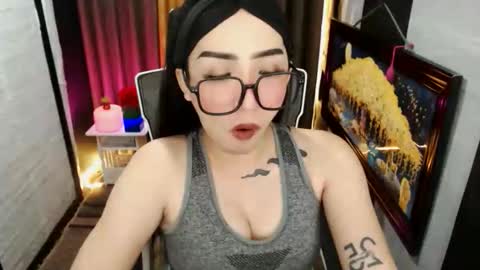 yassiered online show from September 21, 9:22 am