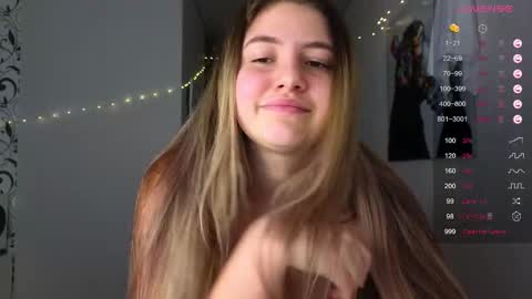 Yasyaa  online show from December 13, 9:41 pm