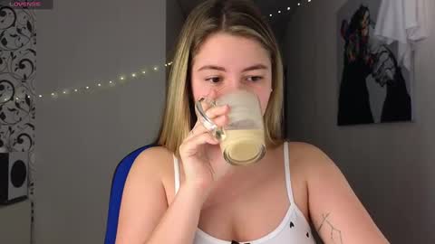 Yasyaa  online show from January 21, 1:29 am