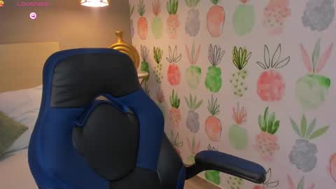 Snapshot of yaya23x chatting on September 9, 1:21 pm yaya23x online show from September 9, 1:21 pm