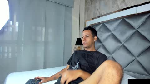 yayi derek  online show from January 21, 11:56 am