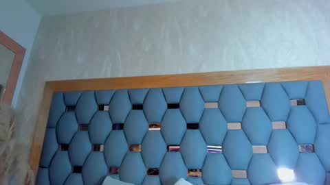 yayi derek  online show from September 16, 11:33 am