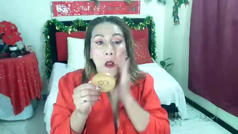 Snapshot of yayita_mature chatting on January 4, 11:33 am yayita online show from January 4, 11:33 am