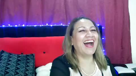 Snapshot of yayita_mature chatting on January 6, 4:44 pm yayita online show from January 6, 4:44 pm