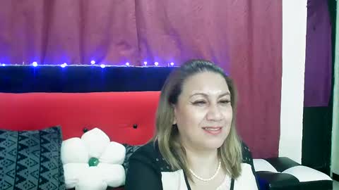 Snapshot of yayita_mature chatting on January 6, 7:45 pm yayita online show from January 6, 7:45 pm