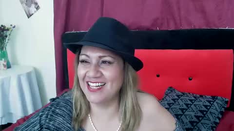 Snapshot of yayita_mature chatting on January 15, 7:01 pm yayita online show from January 15, 7:01 pm
