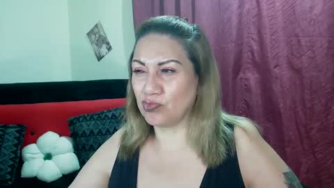 Snapshot of yayita_mature chatting on January 23, 11:26 pm yayita online show from January 23, 11:26 pm