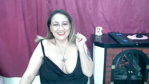 Snapshot of yayita_mature chatting on February 21, 3:54 pm yayita online show from February 21, 3:54 pm