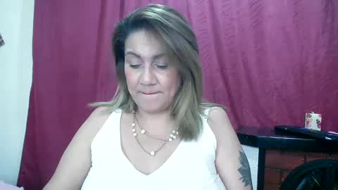 Snapshot of yayita_mature chatting on February 24, 2:04 pm yayita online show from February 24, 2:04 pm