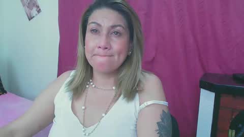 Snapshot of yayita_mature chatting on February 24, 6:04 pm yayita online show from February 24, 6:04 pm