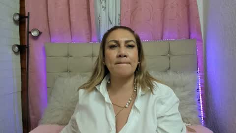 Snapshot of yayita_mature chatting on March 10, 5:18 pm yayita online show from March 10, 5:18 pm