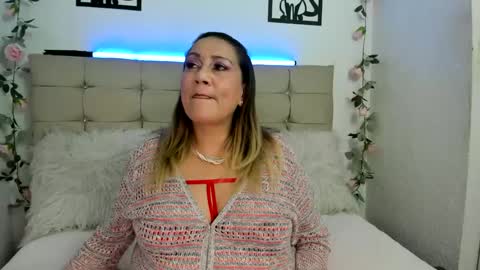 Snapshot of yayita_mature chatting on September 27, 1:27 pm yayita online show from September 27, 1:27 pm