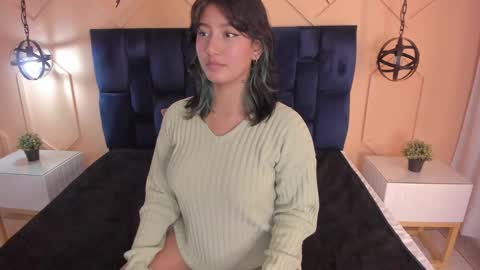 Yazmin online show from December 4, 1:09 pm