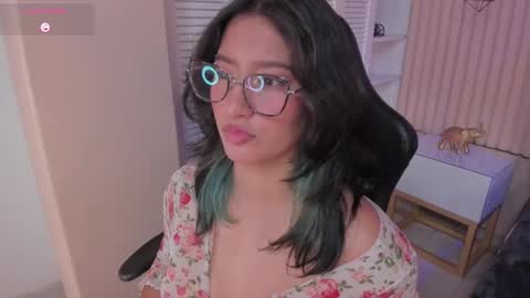 Yazmin online show from March 4, 6:18 pm