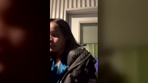 yazzybae3 online show from December 21, 12:34 pm