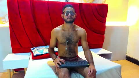 Yeferson online show from October 24, 7:43 pm