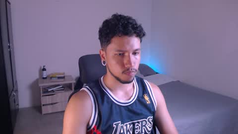 Snapshot of yeff_stone chatting on September 21, 1:51 am yeff online show from September 21, 1:51 am