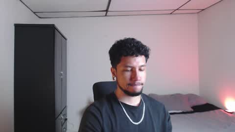 Snapshot of yeff_stone chatting on October 6, 12:52 am yeff online show from October 6, 12:52 am