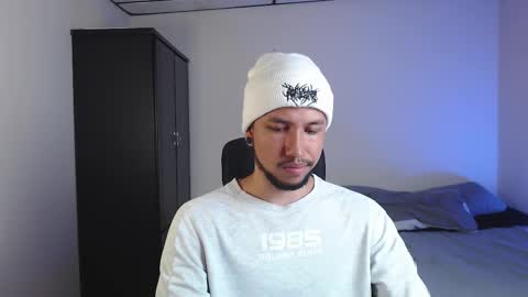 Snapshot of yeff_stone chatting on October 8, 1:36 am yeff online show from October 8, 1:36 am