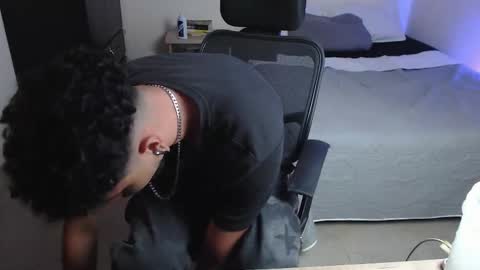 Snapshot of yeff_stone chatting on October 14, 11:49 pm yeff online show from October 14, 11:49 pm