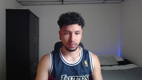 Snapshot of yeff_stone chatting on October 22, 1:50 am yeff online show from October 22, 1:50 am