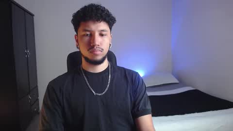 Snapshot of yeff_stone chatting on November 11, 12:21 am yeff online show from November 11, 12:21 am