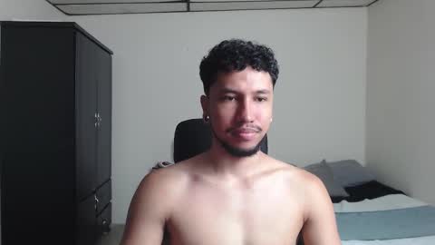 Snapshot of yeff_stone chatting on December 5, 1:58 am yeff online show from December 5, 1:58 am