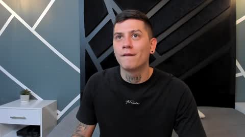 Snapshot of yeiko_romero_ chatting on January 14, 5:23 pm YEIKO ROMERO online show from January 14, 5:23 pm