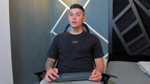 Snapshot of yeiko_romero_ chatting on January 16, 5:55 pm YEIKO ROMERO online show from January 16, 5:55 pm