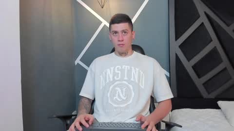 Snapshot of yeiko_romero_ chatting on January 21, 5:20 pm YEIKO ROMERO online show from January 21, 5:20 pm