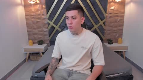 Snapshot of yeiko_romero_ chatting on February 4, 5:23 pm YEIKO ROMERO online show from February 4, 5:23 pm