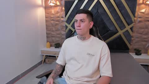 Snapshot of yeiko_romero_ chatting on February 6, 5:40 pm YEIKO ROMERO online show from February 6, 5:40 pm