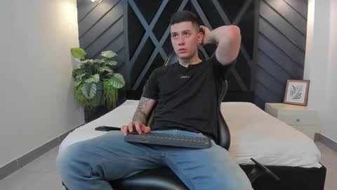 Snapshot of yeiko_romero_ chatting on February 12, 5:26 pm YEIKO ROMERO online show from February 12, 5:26 pm