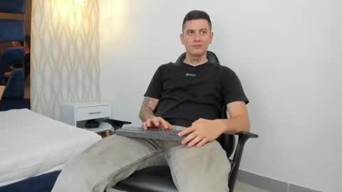 Snapshot of yeiko_romero_ chatting on February 19, 6:00 pm YEIKO ROMERO online show from February 19, 6:00 pm