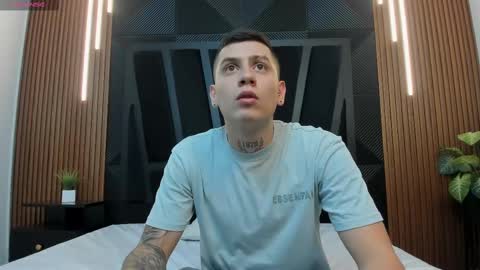 Snapshot of yeiko_romero_ chatting on March 4, 5:24 pm YEIKO ROMERO online show from March 4, 5:24 pm