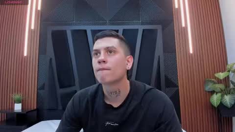 Snapshot of yeiko_romero_ chatting on March 6, 5:22 pm YEIKO ROMERO online show from March 6, 5:22 pm