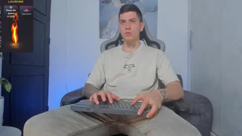 Snapshot of yeiko_romero_ chatting on October 8, 2:25 pm YEIKO ROMERO online show from October 8, 2:25 pm