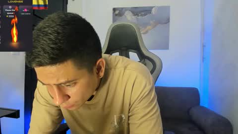 Snapshot of yeiko_romero_ chatting on November 8, 8:51 pm YEIKO ROMERO online show from November 8, 8:51 pm