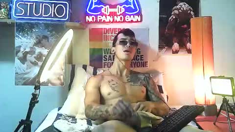 Snapshot of yeisoncastellanos1999 chatting on October 14, 11:16 pm yeisoncastellanos1999 online show from October 14, 11:16 pm