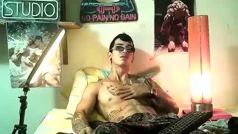 Snapshot of yeisoncastellanos1999 chatting on November 11, 2:11 am yeisoncastellanos1999 online show from November 11, 2:11 am