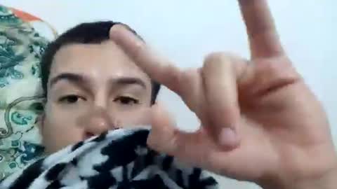 Snapshot of yeisongomezz chatting on December 8, 6:01 am yeisongomezz online show from December 8, 6:01 am