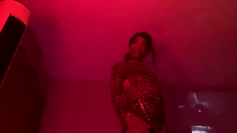 Ella Ts online show from September 20, 8:15 am