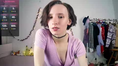 Snapshot of yellow_songbird chatting on September 27, 5:18 pm Liya online show from September 27, 5:18 pm