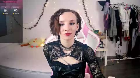 Snapshot of yellow_songbird chatting on November 2, 5:48 pm Liya online show from November 2, 5:48 pm