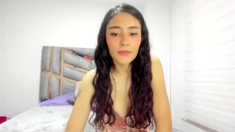 yenselonix online show from November 19, 7:47 pm